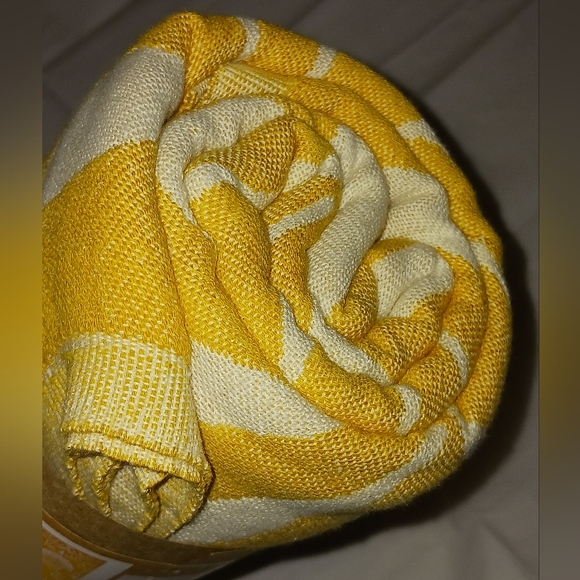 Organic Cotton Sand Cloud Beach Towel Thin Lightweight Lotus Mural - Picture 2 of 9